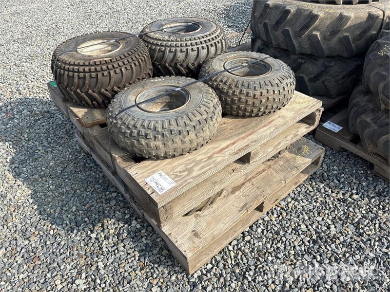  Quantity of (8) Mixed Tires الإطارات والعجلات والحافات