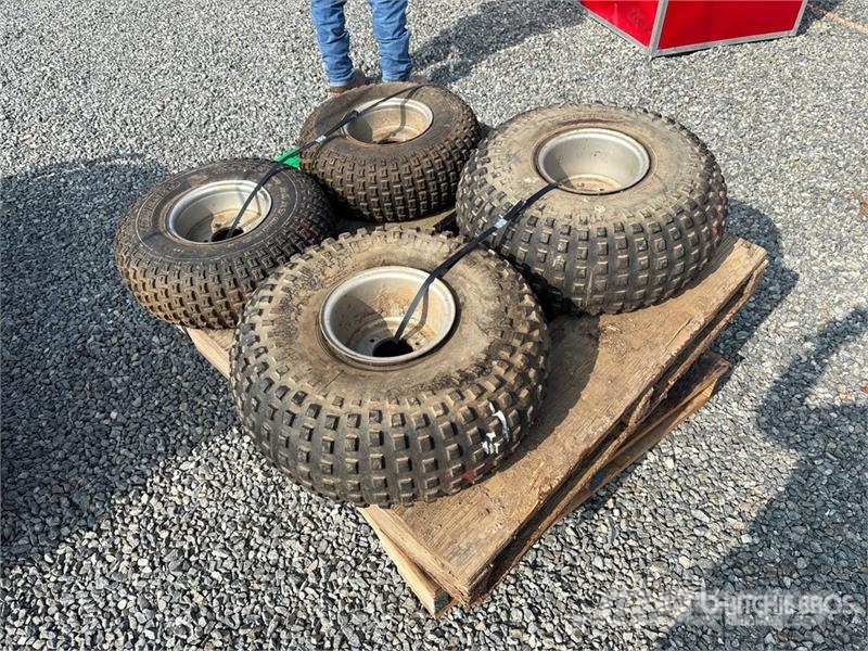  Quantity of (8) Mixed Tires الإطارات والعجلات والحافات