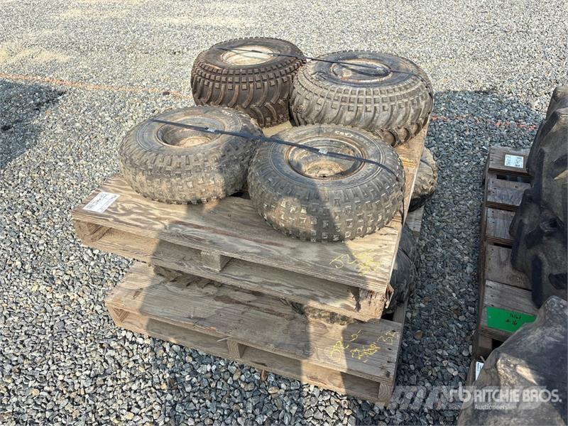  Quantity of (8) Mixed Tires الإطارات والعجلات والحافات