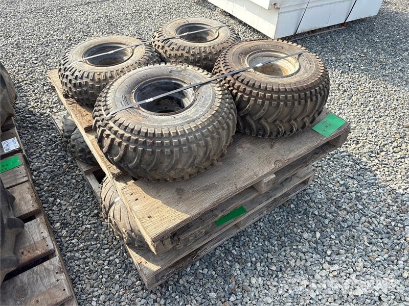  Quantity of (8) Mixed Tires الإطارات والعجلات والحافات