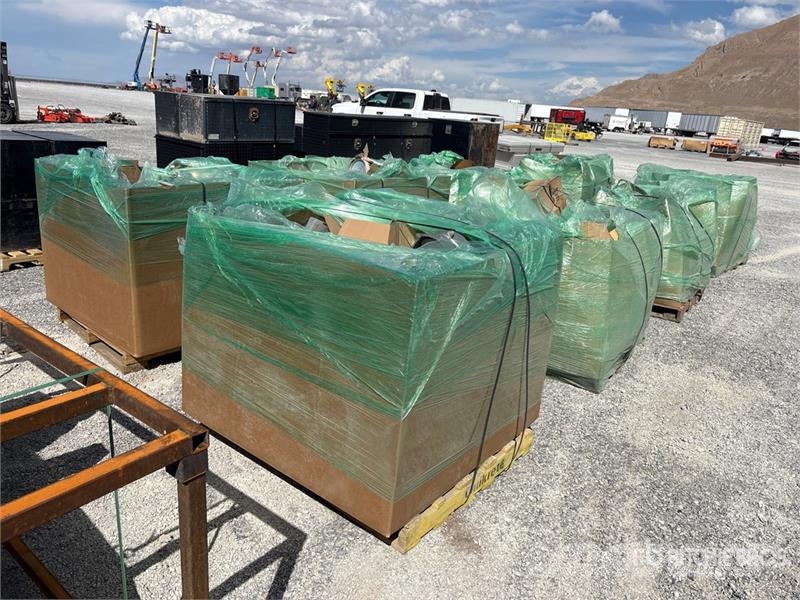 Quantity of (8) Pallets of Miscellaneous Parts Outros componentes