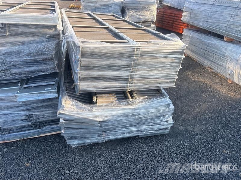 Quantity of (8) Pallets of Warehouse Roller Convey Outros componentes