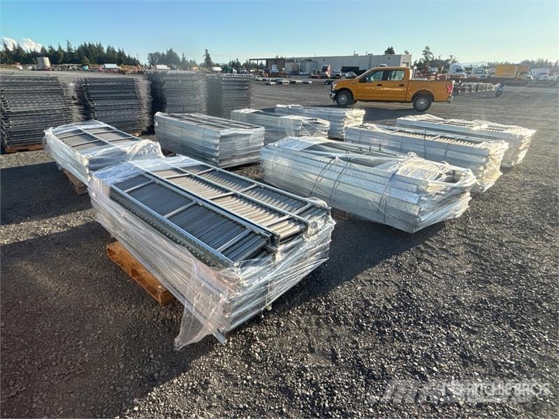 Quantity of (8) Pallets of Warehouse Roller Convey Outros componentes