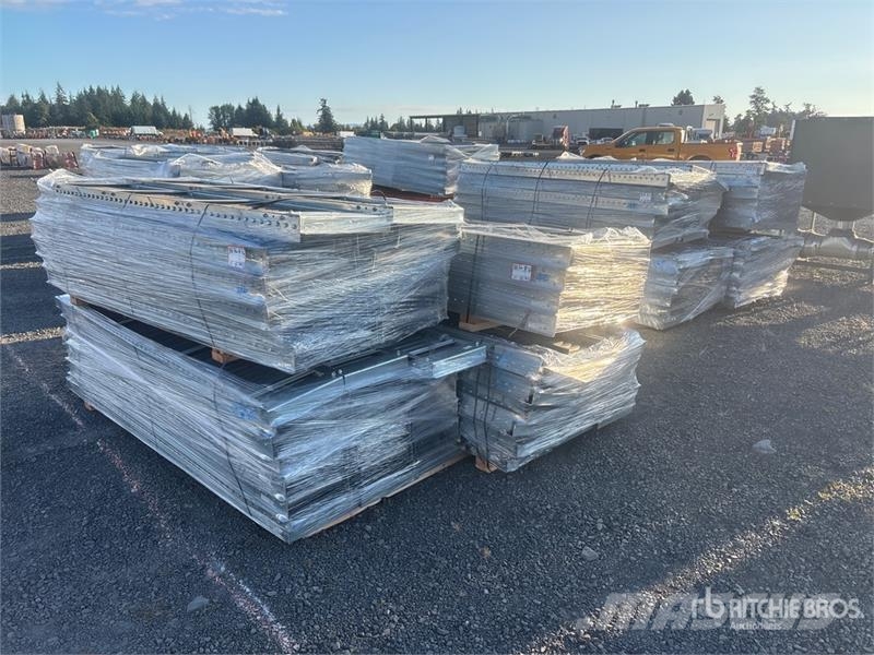 Quantity of (8) Pallets of Warehouse Roller Convey Outros componentes