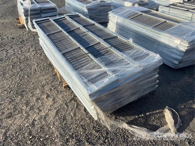 Quantity of (8) Pallets of Warehouse Roller Convey Outros componentes