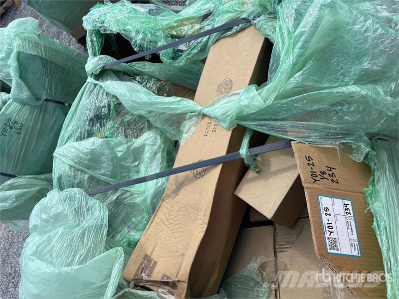 Quantity of (8) Pallets of Miscellaneous Parts Outros componentes