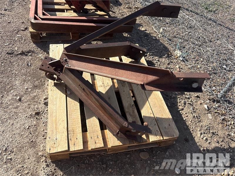 Quantity of (8) Pallets of Misc Parts Outros componentes