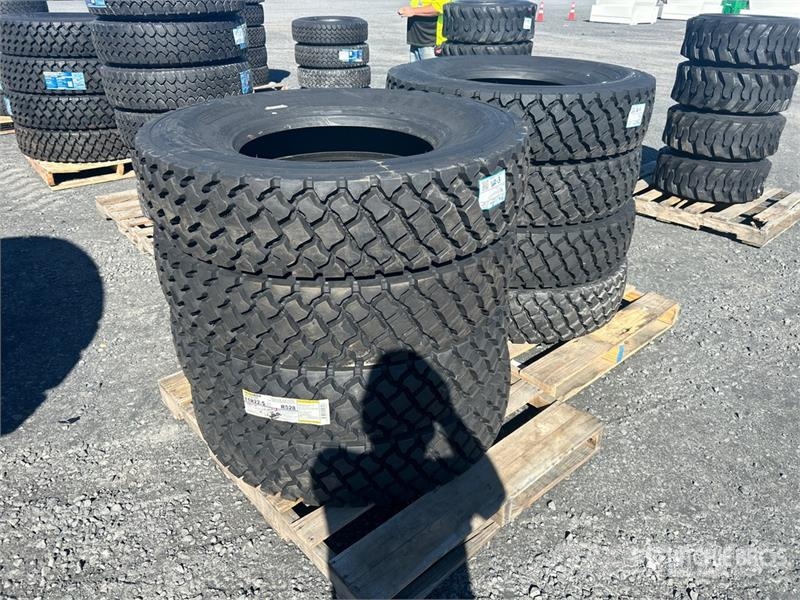  Quantity of (8) Roadlux 11R22.5 Tires (Unused) الإطارات والعجلات والحافات