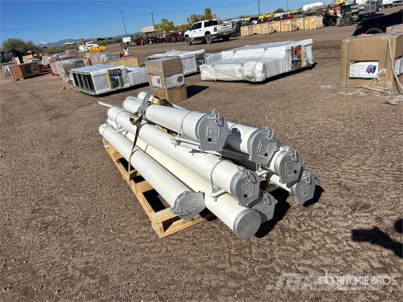 Quantity of (8) Steel Conduit Carriers 其他
