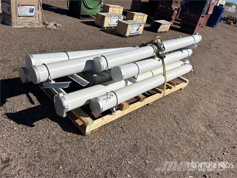 Quantity of (8) Steel Conduit Carriers 其他