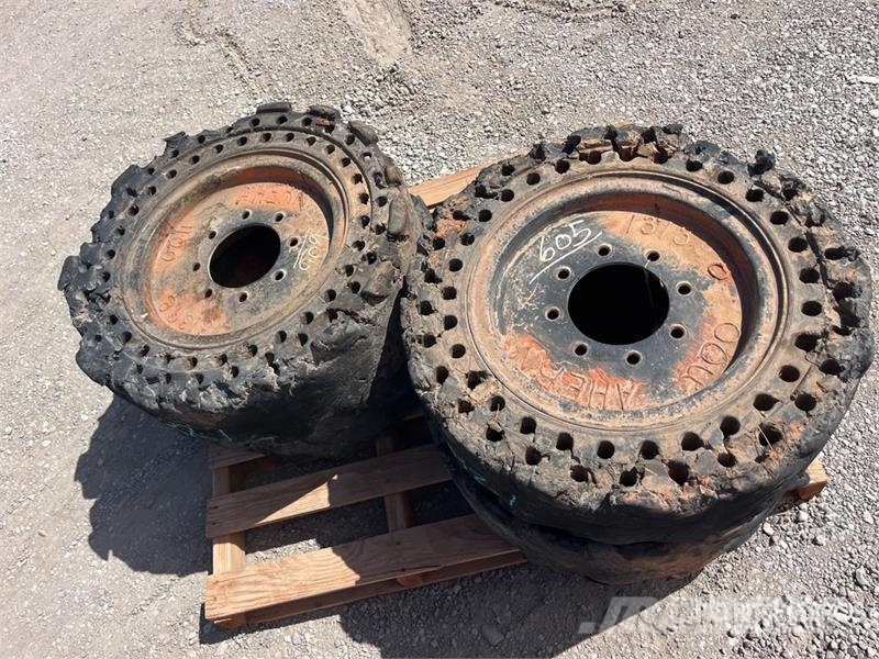 Quantity of (8) Tires Tyres, wheels and rims