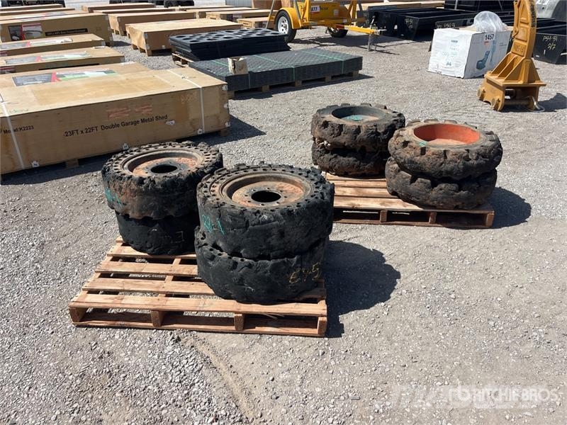 Quantity of (8) Tires Tyres, wheels and rims