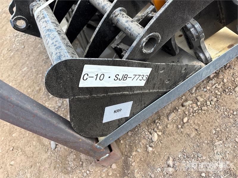 Quantity of (8) VICSEC VCA-8 Mini Excavator Attac Inne akcesoria