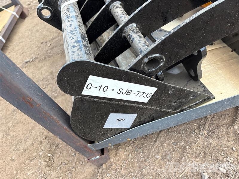 Quantity of (8) VICSEC VCA-8 Mini Excavator Attac Inne akcesoria