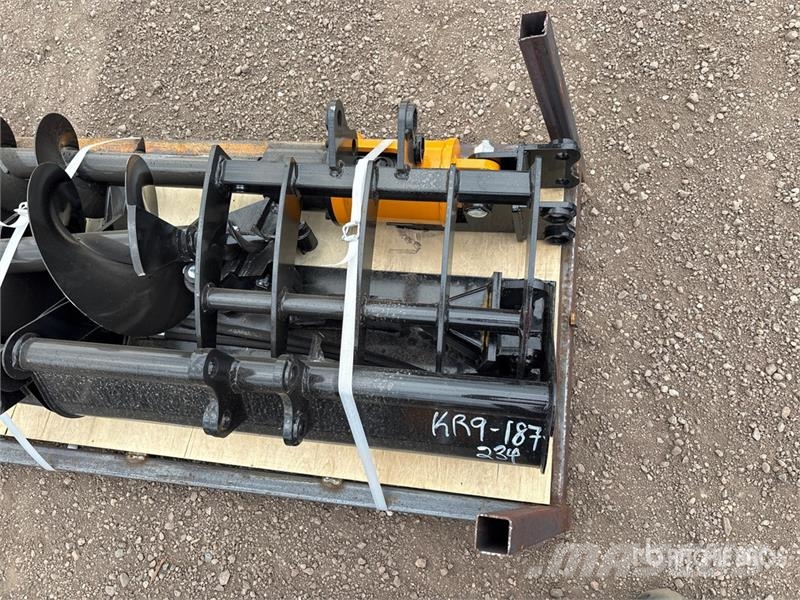  Quantity of (8)  VICSEC VCA-8 Mini Excavator Attac その他部品