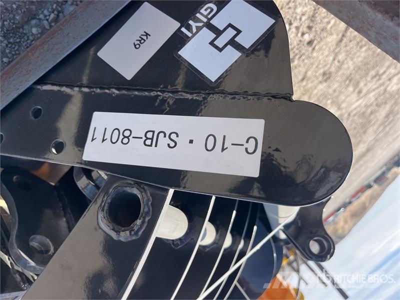 Quantity of (8) VICSEC VCA-8 Excavator Attachment Egyéb alkatrészek
