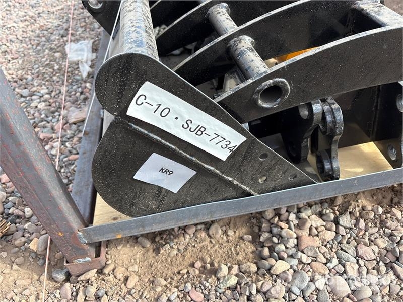 Quantity of (8) VICSEC VCA-8 Mini Excavator Attac Inne akcesoria