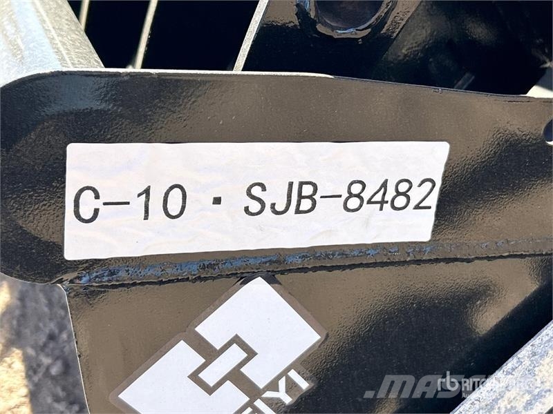 Quantity of (8) VICSEC VCA-8 Mini Excavator Attac Andre komponenter
