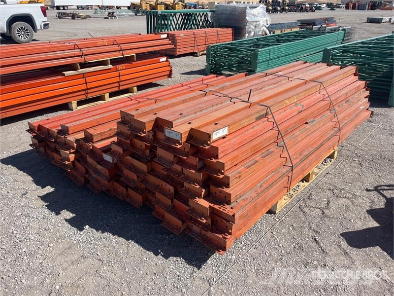 Quantity of (83) 9 ft Cross Members For Pallet Rac Gradbeništvo - drugo