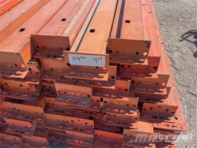 Quantity of (83) 9 ft Cross Members For Pallet Rac Gradbeništvo - drugo