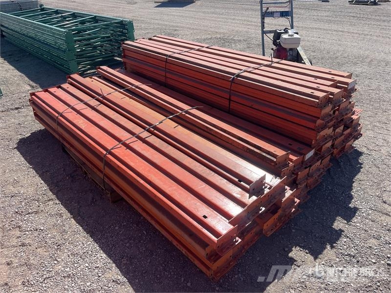 Quantity of (83) 9 ft Cross Members For Pallet Rac Gradbeništvo - drugo