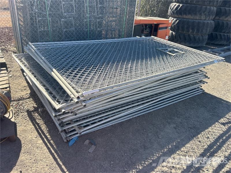 Quantity of 9 ft 8 in x 6 ft Chain Link Fencing Technika pro oplocení a ohrady