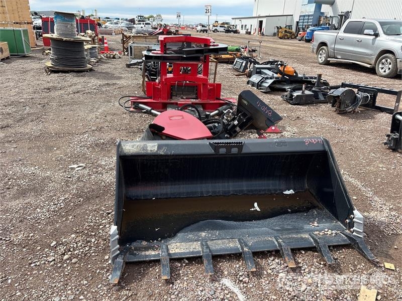  Quantity of (9) Miscellaneous Attachments Andet tilbehør