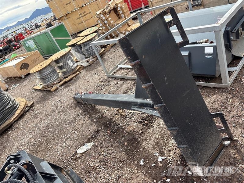  Quantity of (9) Miscellaneous Attachments Andet tilbehør
