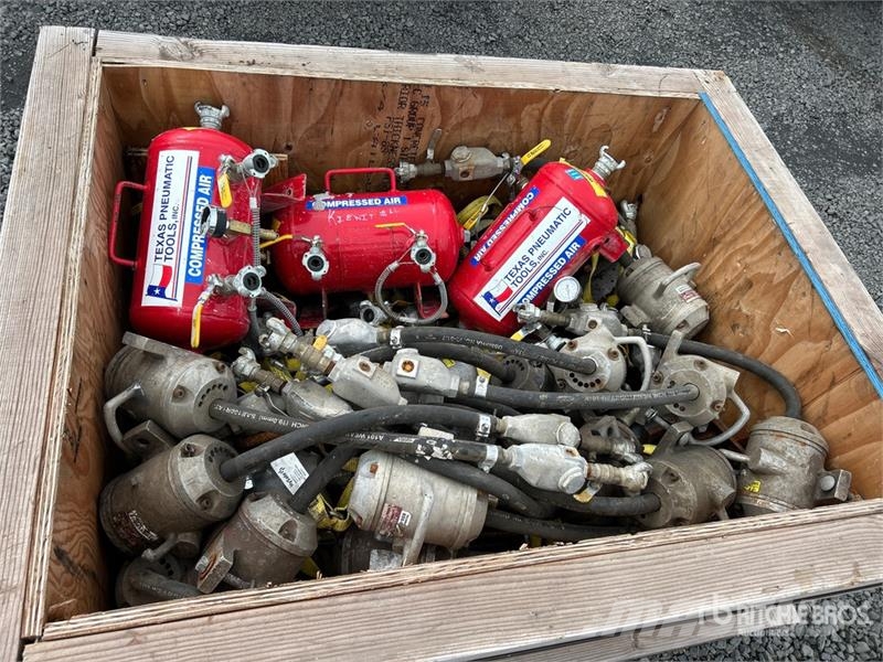 Quantity of Air Tanks And Concrete Vibrators 建筑机械-其他