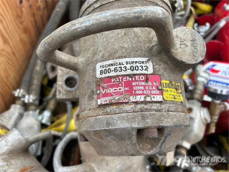 Quantity of Air Tanks And Concrete Vibrators 建筑机械-其他