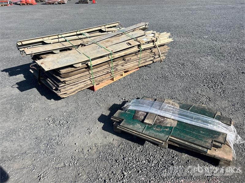 Quantity of Allied Tren-Shor 2542 & Stamp Concrete Betoonivalmistamistarvikud