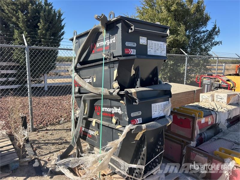 Quantity of Armor Guard Rubble Truck Wheelbarrow Outros componentes