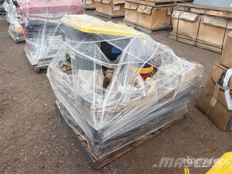 Quantity of Bolts, Nuts and Supplies Подемници, лебедки и елеватори за материали