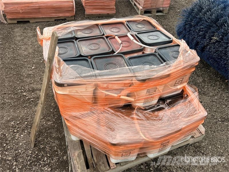 Quantity of Color Hardener Sonstige Baumaschinen