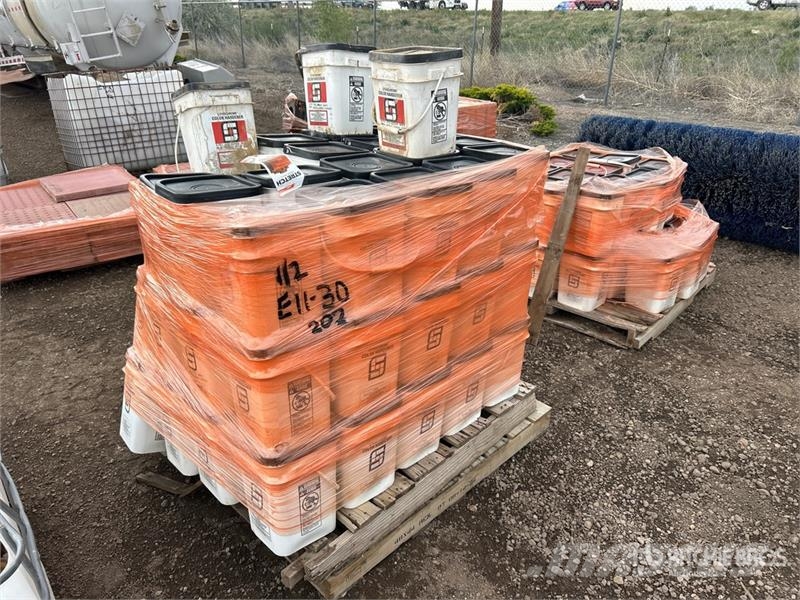 Quantity of Color Hardener Sonstige Baumaschinen