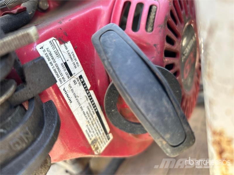  Quantity of Contractor Supplies Otros componentes