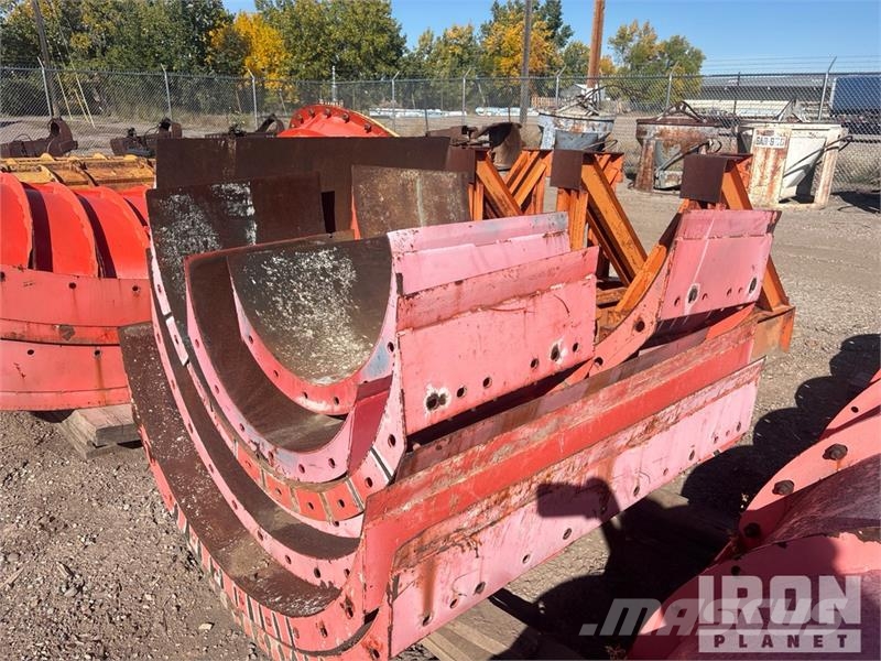 Quantity of EFCO Plate Girder Concrete Cap Forms. Zubehör