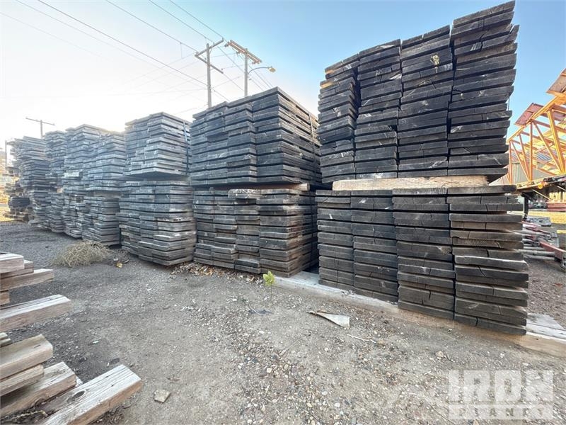  Quantity of Gray Weathered Bridge Ledgers Lumber Takels, lieren en materiaalliften