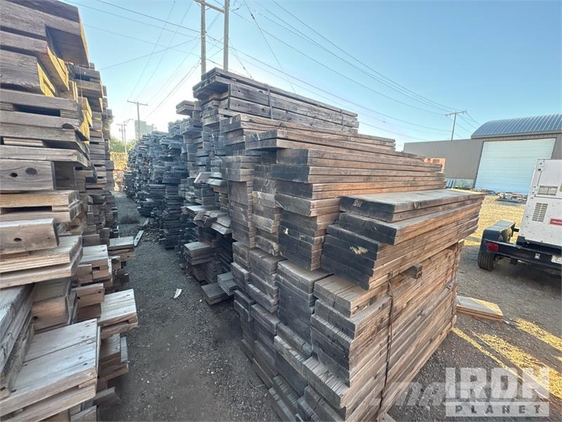  Quantity of Gray Weathered Bridge Ledgers Lumber Takels, lieren en materiaalliften