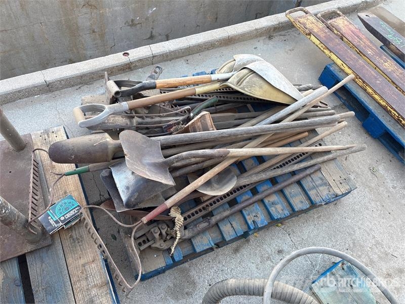 Quantity of Hand Tools and Jacks Drugi deli