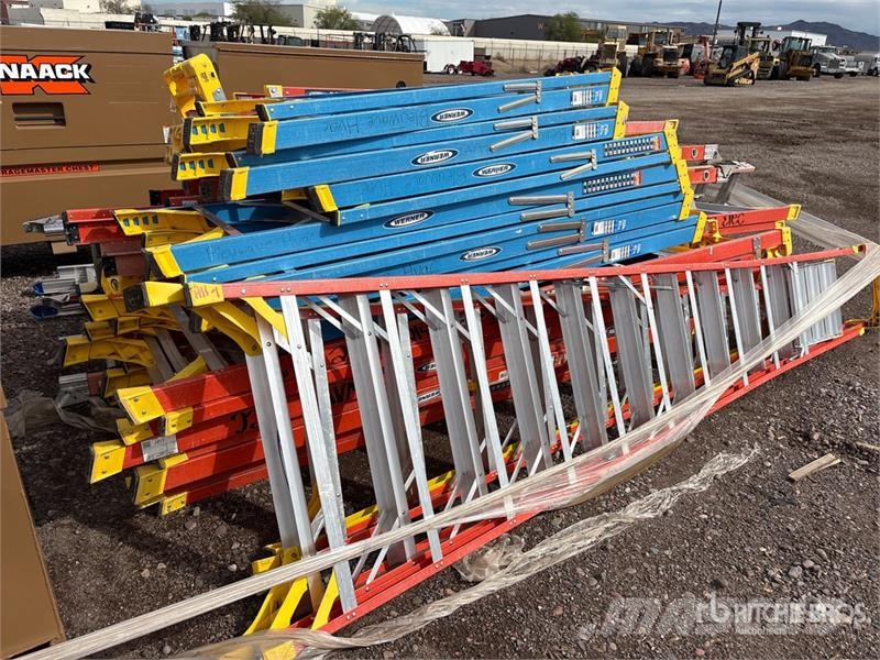  Quantity of Ladders & Construction Site Job Site B مكونات أخرى