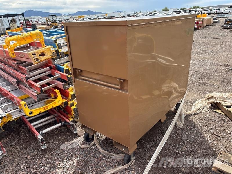  Quantity of Ladders & Construction Site Job Site B مكونات أخرى