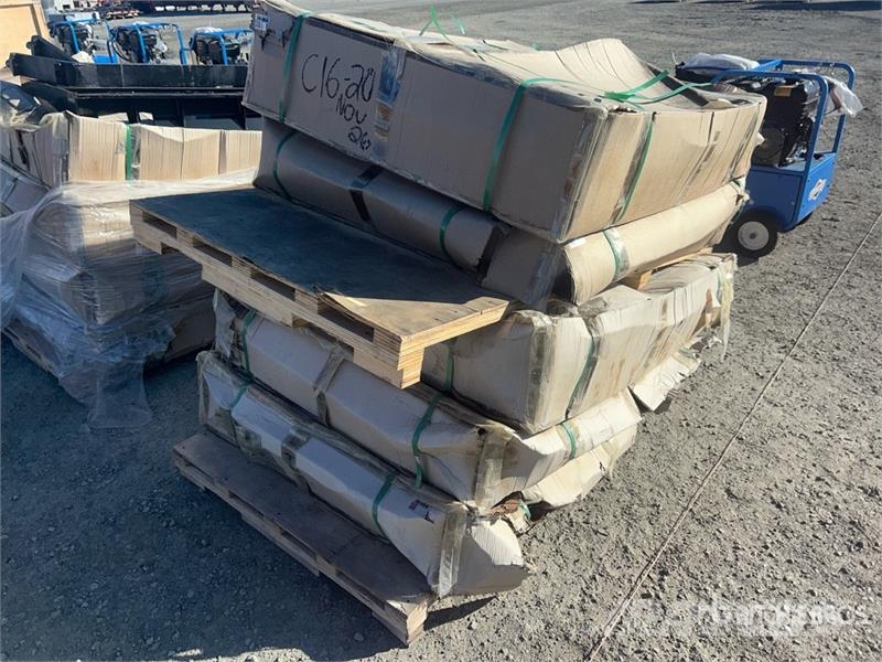  Quantity of  Machpro JYN-BOBCAT-SS-PF-45 Skid Stee Horquillas