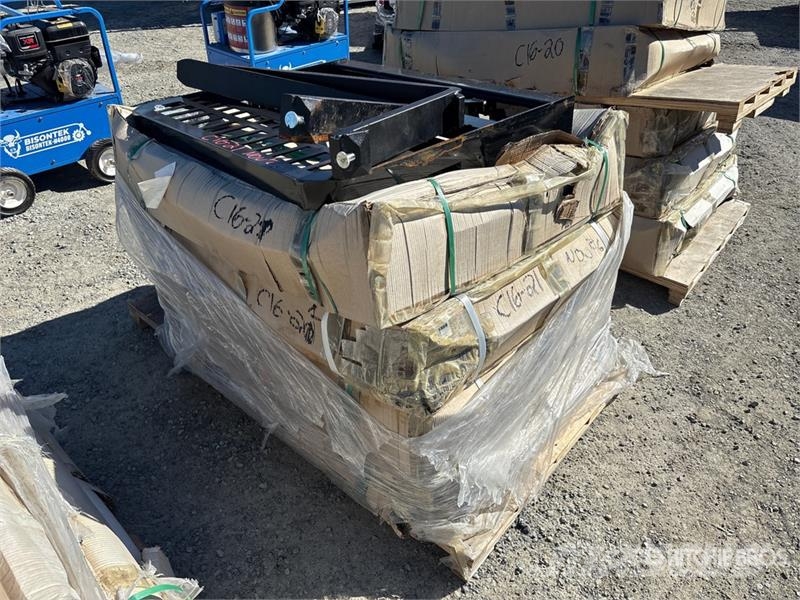  Quantity of  Machpro JYN-BOBCAT-SS-PF-45 Skid Stee شوكات