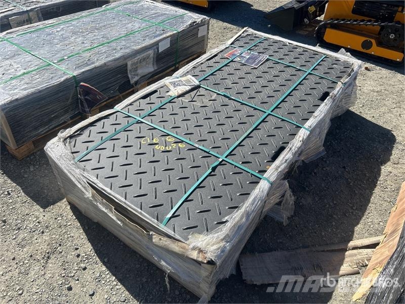  Quantity of  Machpro LHS-PAVINGBOARD-BK 86.6 in x  Rezervni delovi i oprema za bušenje