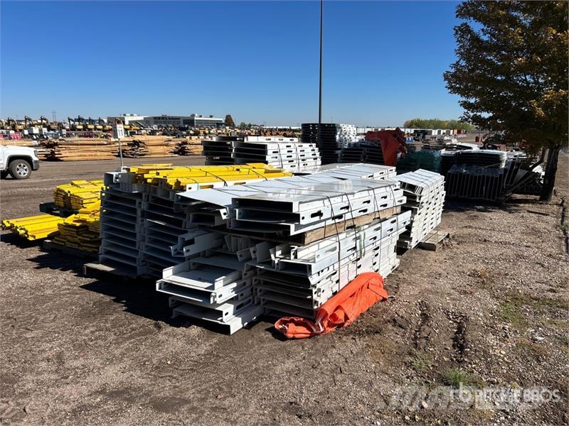  Quantity of McCain Walls and Brackets المصاعد والرافعات المادية