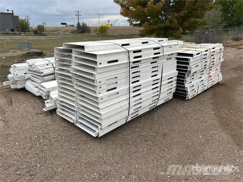  Quantity of McCain Walls and Brackets Pacēlāji, vinčas un materiālu lifti
