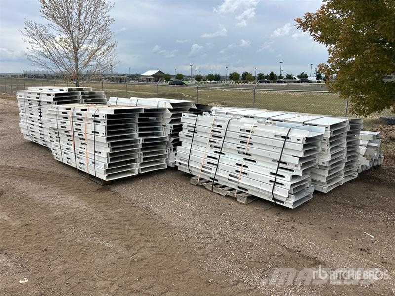 Quantity of McCain Walls and Brackets Pacēlāji, vinčas un materiālu lifti