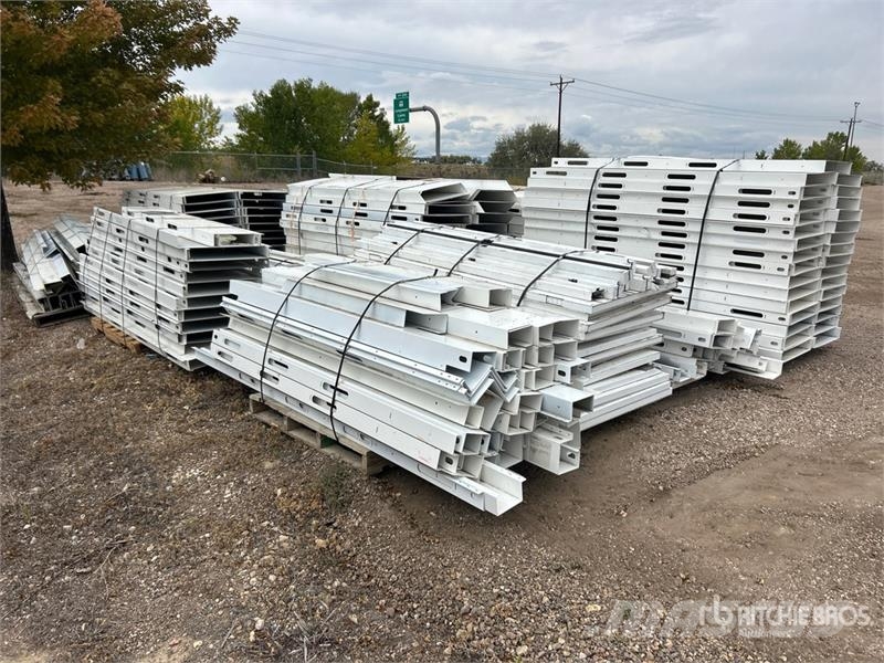  Quantity of McCain Walls and Brackets Pacēlāji, vinčas un materiālu lifti