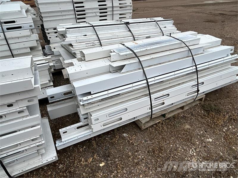  Quantity of McCain Walls and Brackets Pacēlāji, vinčas un materiālu lifti